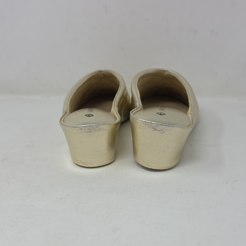 Jacques Levine Elegant Women's Gold Quilted Slippers Size 8 - Picture 4 of 6